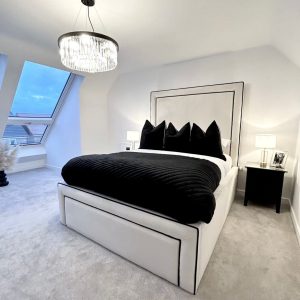 SUELLA PIPING BED